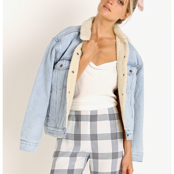 Levi's Jackets & Blazers - Levi’s Premium Sherpa Trucker Jacket